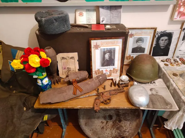 СТЕНД ШКОЛЬНОГО МУЗЕЯ