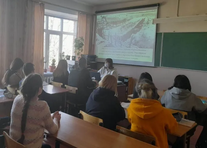 КЛАССНЫЙ ЧАС В 9-10 КЛАССАХ